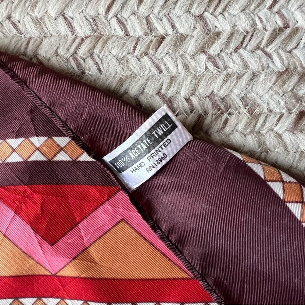 St RamonSe scarf - Picture 3 of 3